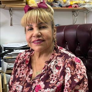 Meet your Posher, Ana